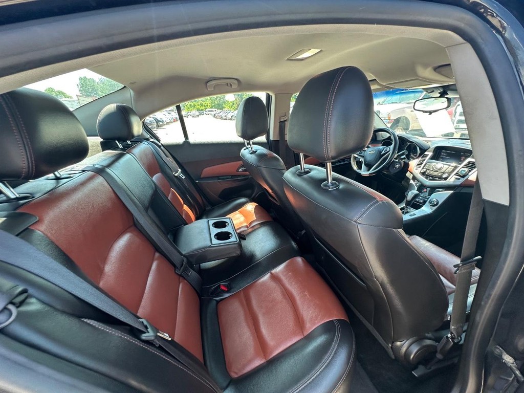 Chevrolet Cruze Vehicle Full-screen Gallery Image 9