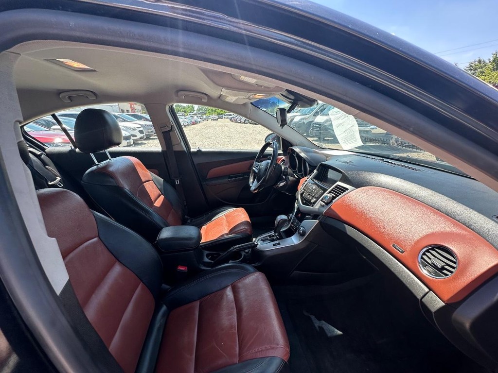 Chevrolet Cruze Vehicle Full-screen Gallery Image 10