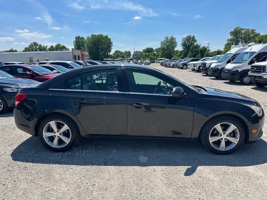 Chevrolet Cruze Vehicle Full-screen Gallery Image 18