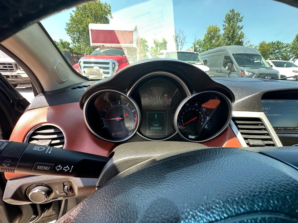 Chevrolet Cruze Vehicle Full-screen Gallery Image 33