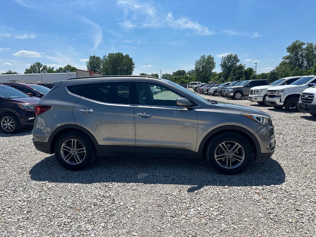 Hyundai Santa Fe Sport Vehicle Full-screen Gallery Image 2