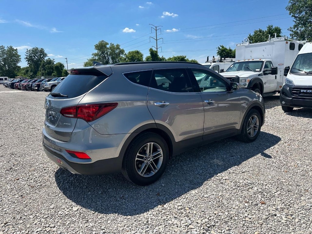Hyundai Santa Fe Sport Vehicle Full-screen Gallery Image 4