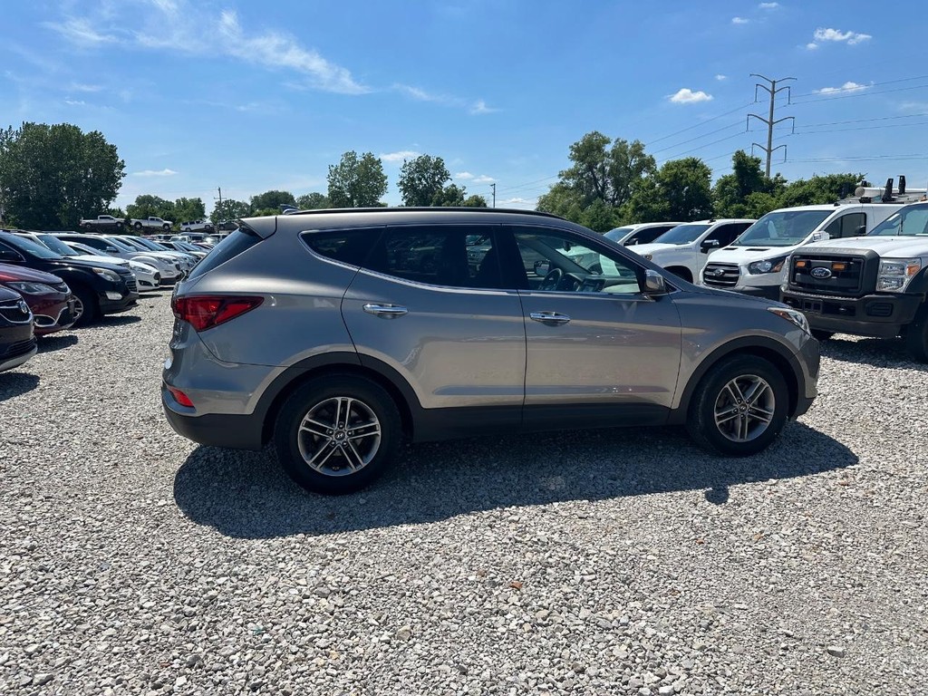 Hyundai Santa Fe Sport Vehicle Full-screen Gallery Image 5