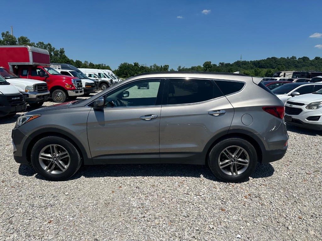Hyundai Santa Fe Sport Vehicle Full-screen Gallery Image 6