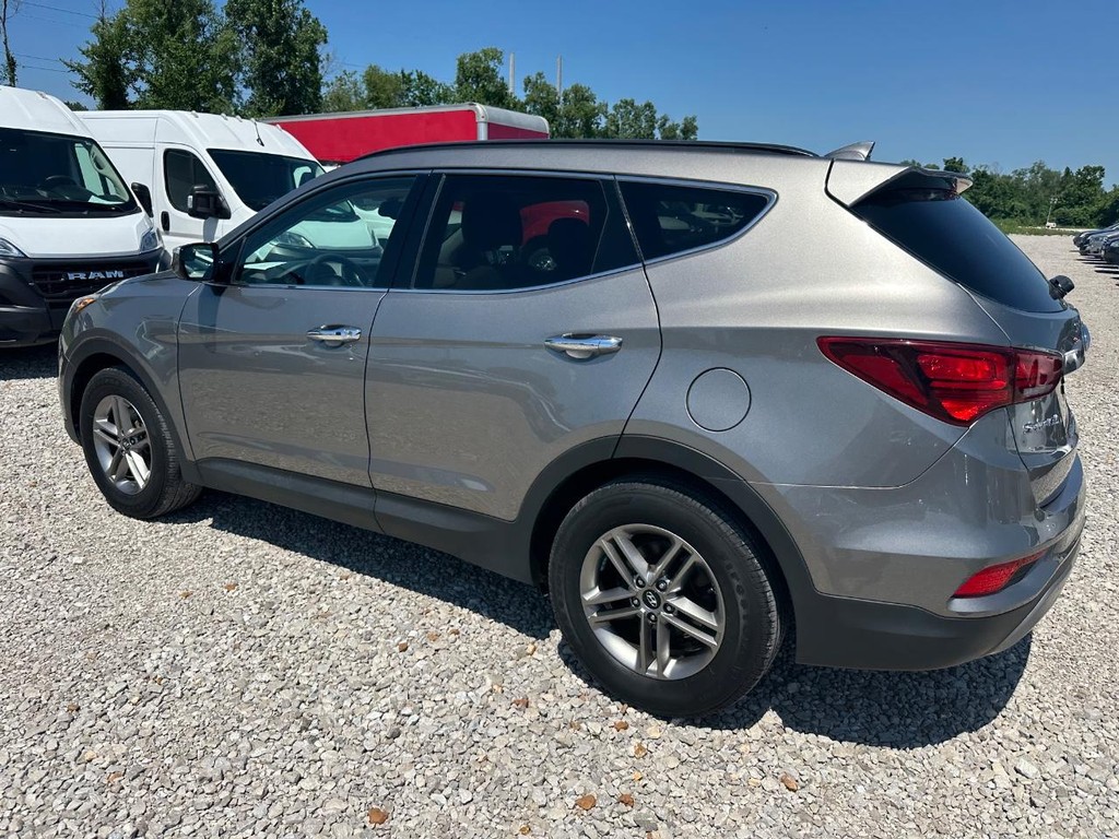 Hyundai Santa Fe Sport Vehicle Full-screen Gallery Image 7