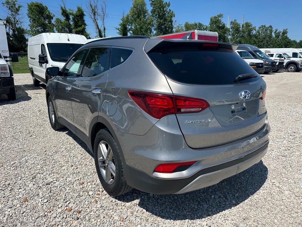 Hyundai Santa Fe Sport Vehicle Full-screen Gallery Image 8