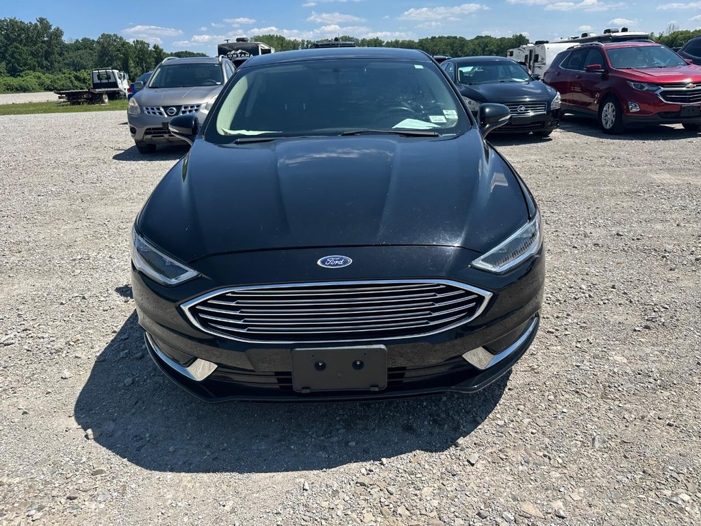 Ford Fusion Vehicle Full-screen Gallery Image 6