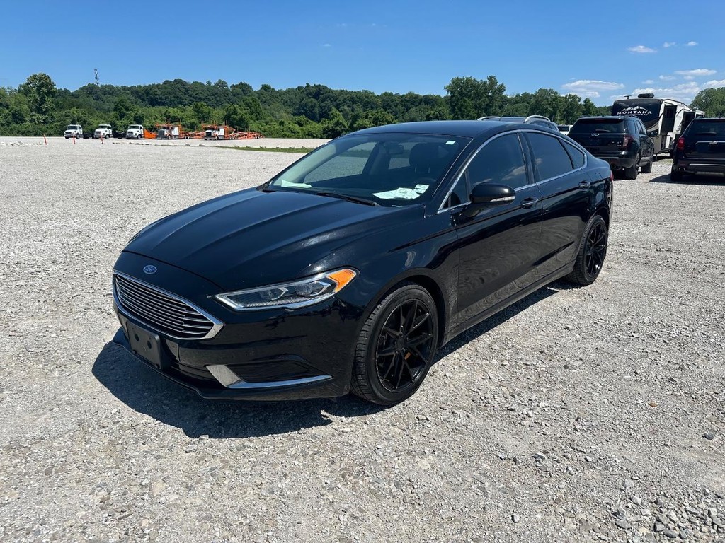 Ford Fusion Vehicle Full-screen Gallery Image 7