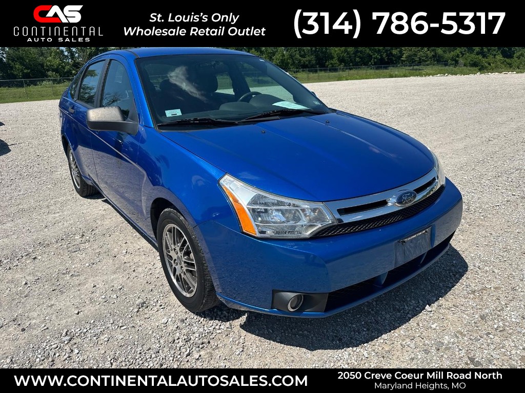 2010 Ford Focus SE's photo