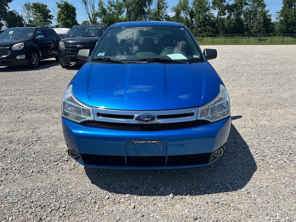Ford Focus Sedan Vehicle Full-screen Gallery Image 18