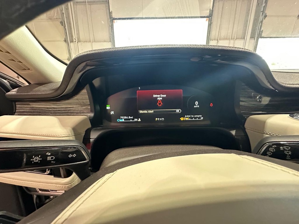 Lincoln Aviator Vehicle Full-screen Gallery Image 28