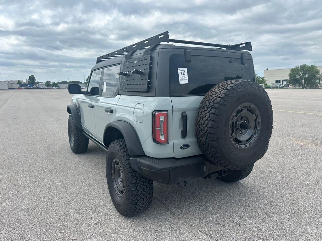 Ford Bronco Vehicle Full-screen Gallery Image 7