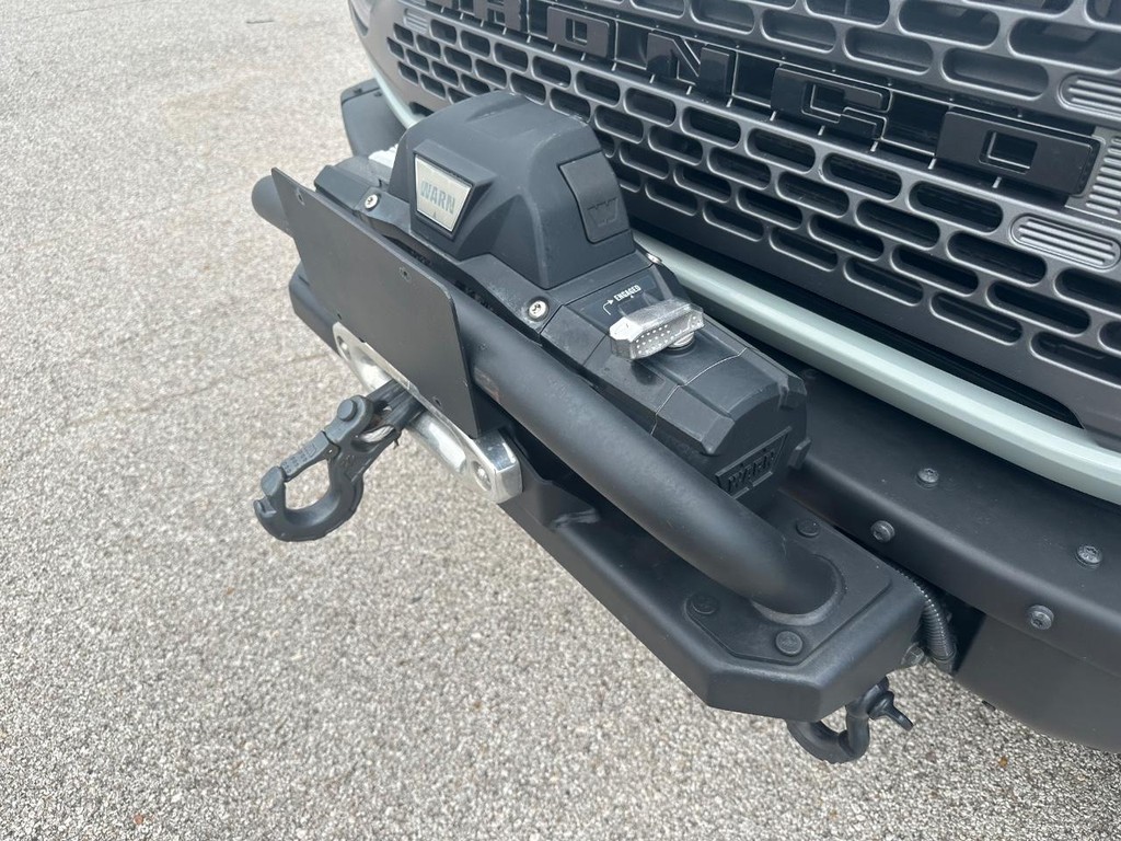Ford Bronco Vehicle Full-screen Gallery Image 13
