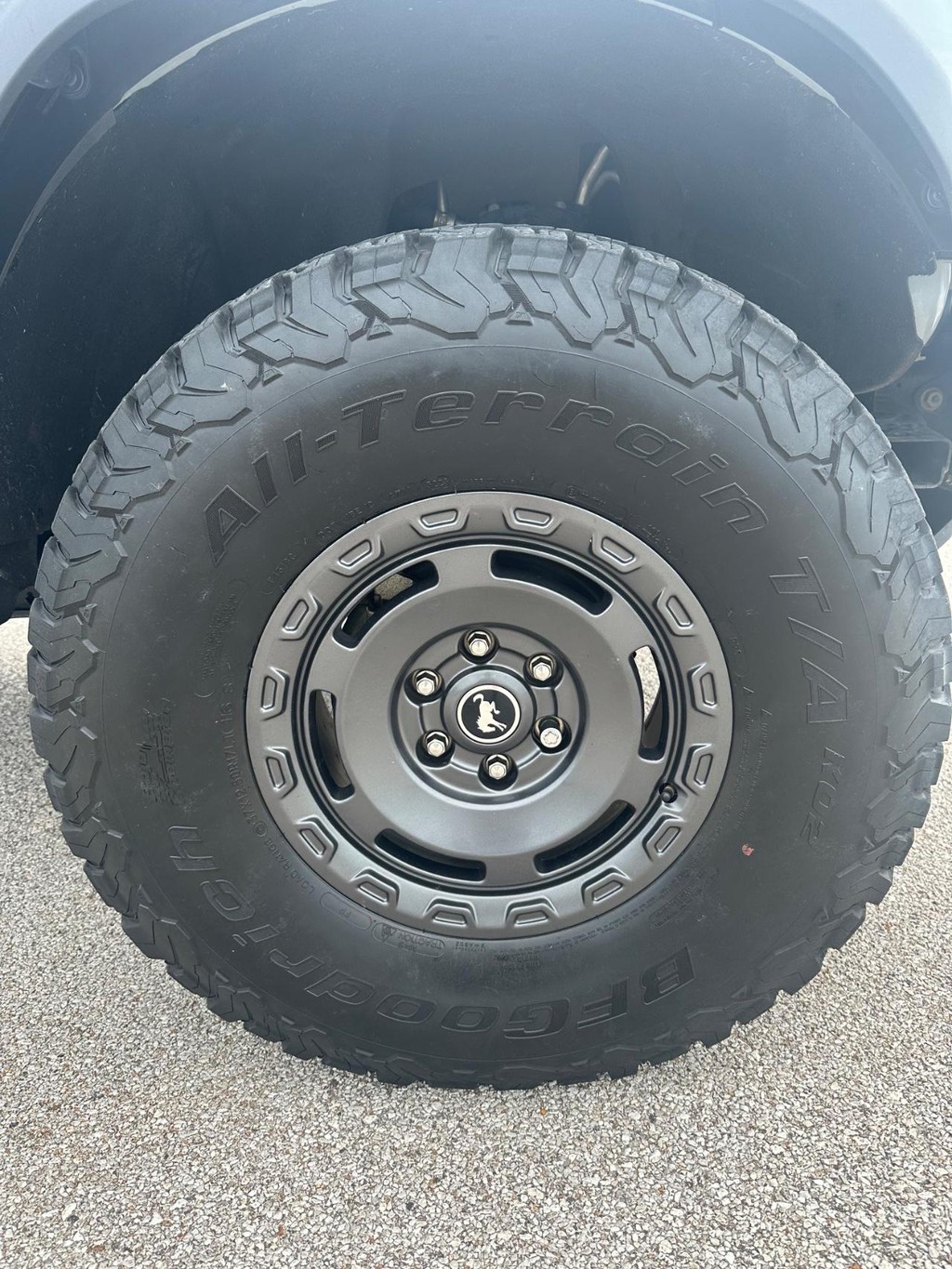 Ford Bronco Vehicle Full-screen Gallery Image 25