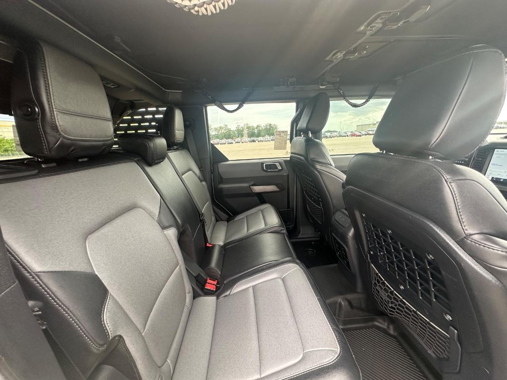 Ford Bronco Vehicle Full-screen Gallery Image 28