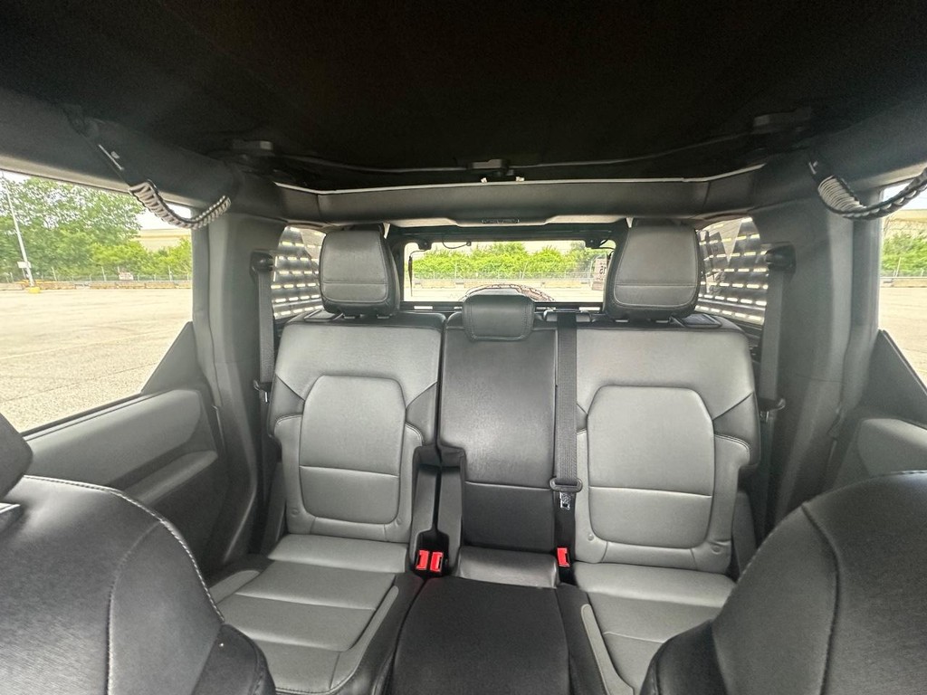 Ford Bronco Vehicle Full-screen Gallery Image 31