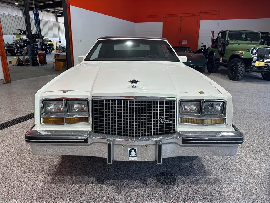 Buick Riviera Vehicle Full-screen Gallery Image 07