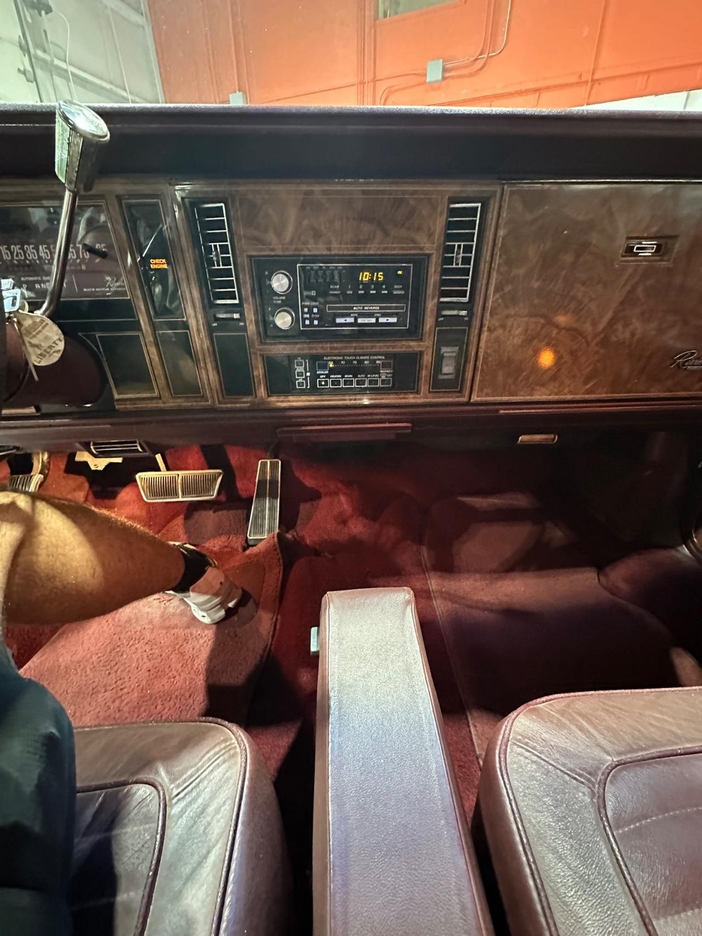 Buick Riviera Vehicle Full-screen Gallery Image 36