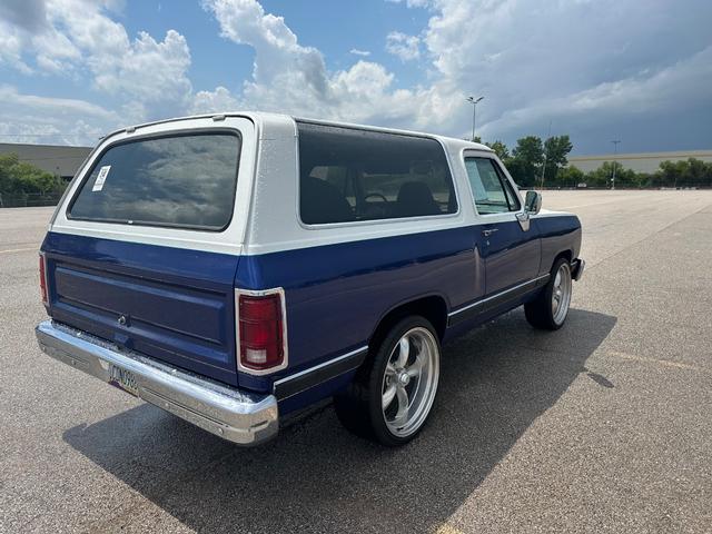 Dodge Ramcharger Vehicle Full-screen Gallery Image 5