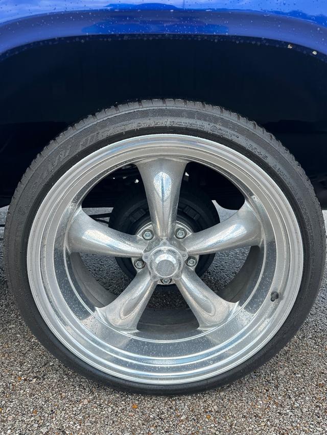 Dodge Ramcharger Vehicle Full-screen Gallery Image 9