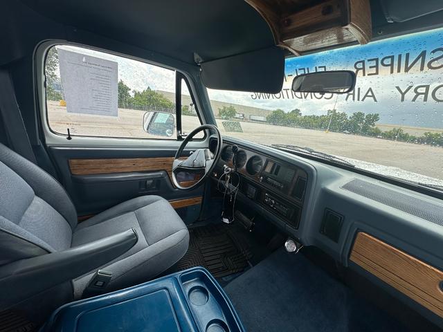 Dodge Ramcharger Vehicle Full-screen Gallery Image 20
