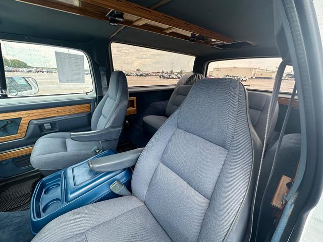 Dodge Ramcharger Vehicle Full-screen Gallery Image 23