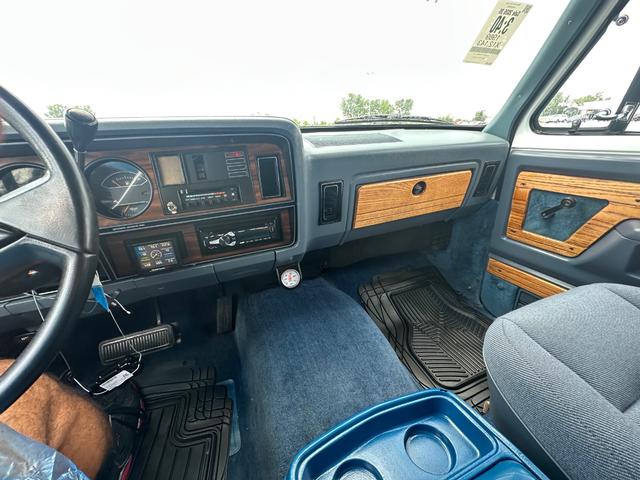 Dodge Ramcharger Vehicle Full-screen Gallery Image 26