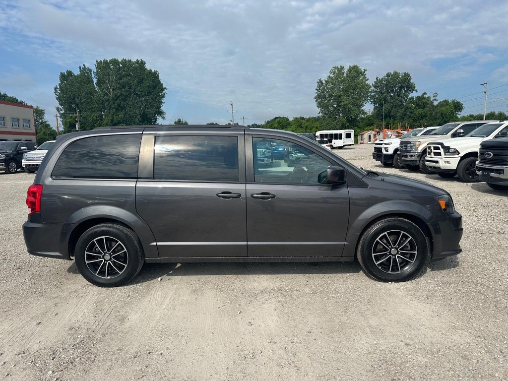 Dodge Grand Caravan Vehicle Full-screen Gallery Image 2