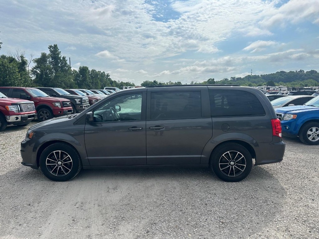 Dodge Grand Caravan Vehicle Full-screen Gallery Image 4