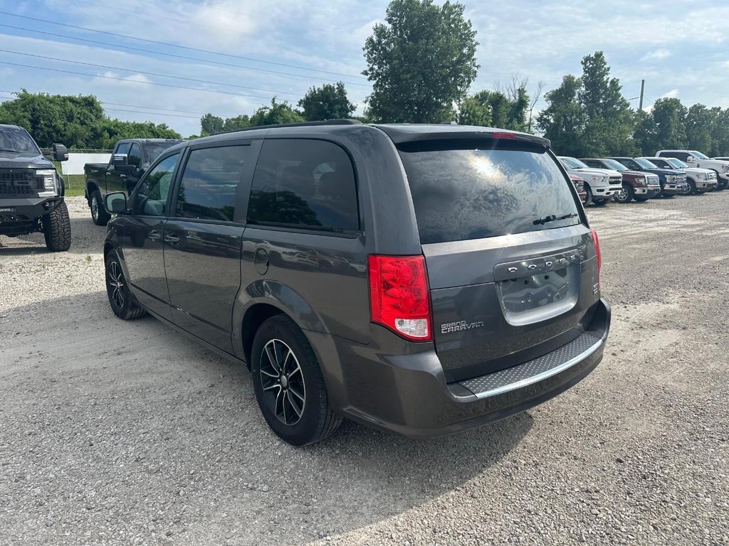 Dodge Grand Caravan Vehicle Full-screen Gallery Image 5
