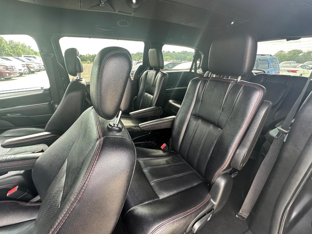 Dodge Grand Caravan Vehicle Full-screen Gallery Image 10