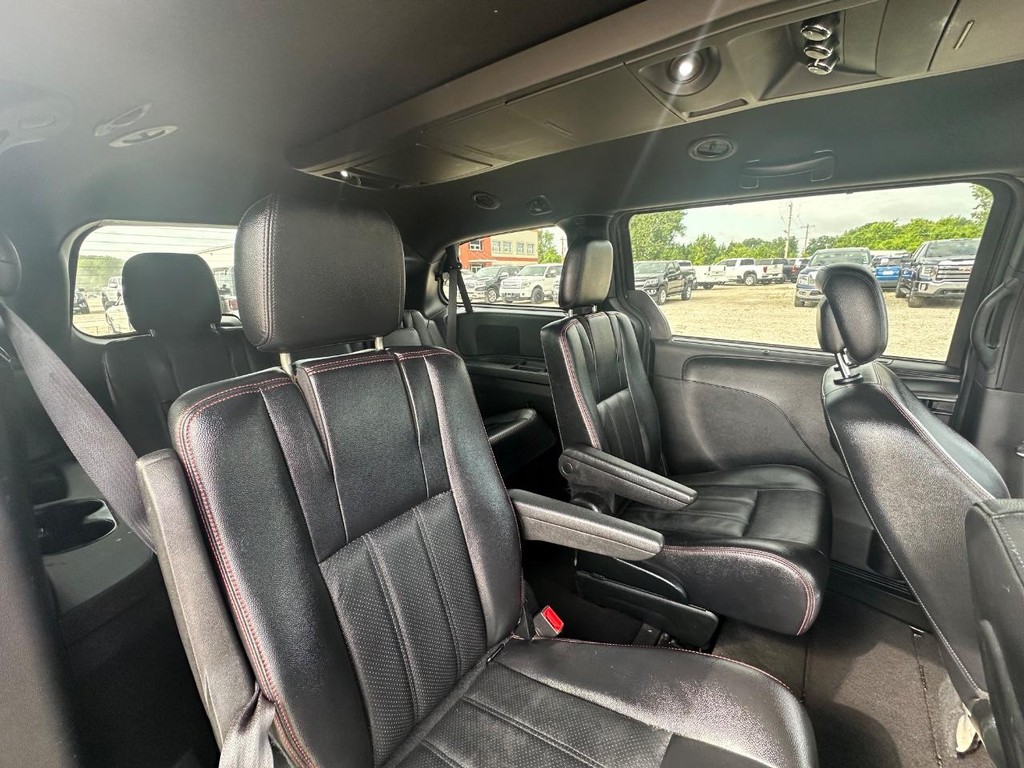 Dodge Grand Caravan Vehicle Full-screen Gallery Image 18