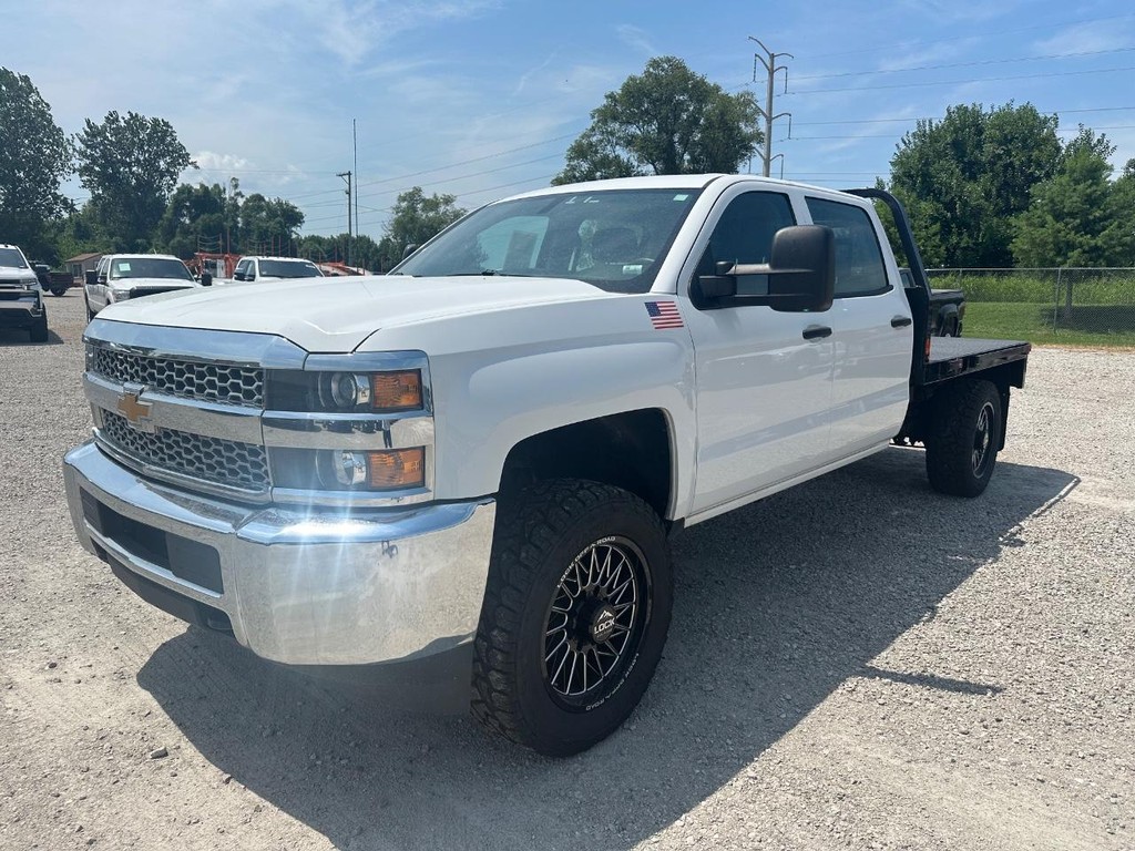 Chevrolet Silverado 3500HD Vehicle Full-screen Gallery Image 2