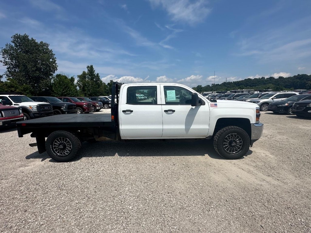 Chevrolet Silverado 3500HD Vehicle Full-screen Gallery Image 3