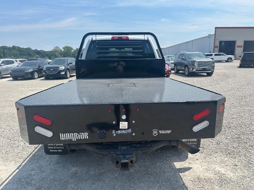 Chevrolet Silverado 3500HD Vehicle Full-screen Gallery Image 6