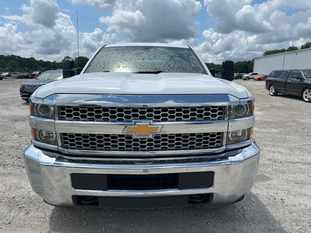 Chevrolet Silverado 3500HD Vehicle Full-screen Gallery Image 9