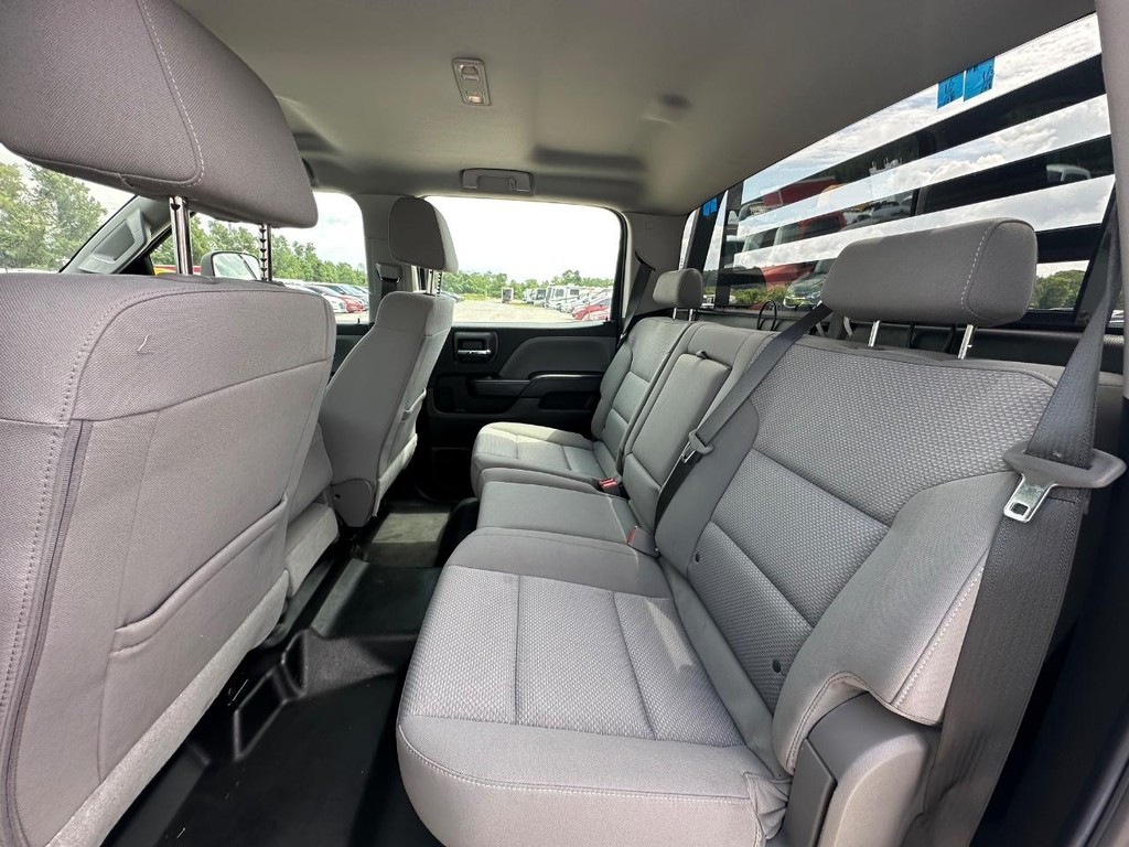 Chevrolet Silverado 3500HD Vehicle Full-screen Gallery Image 10
