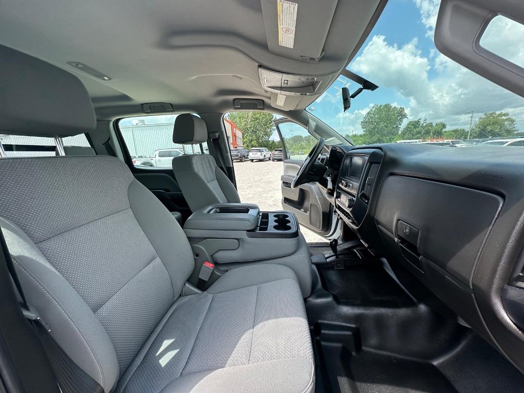 Chevrolet Silverado 3500HD Vehicle Full-screen Gallery Image 13