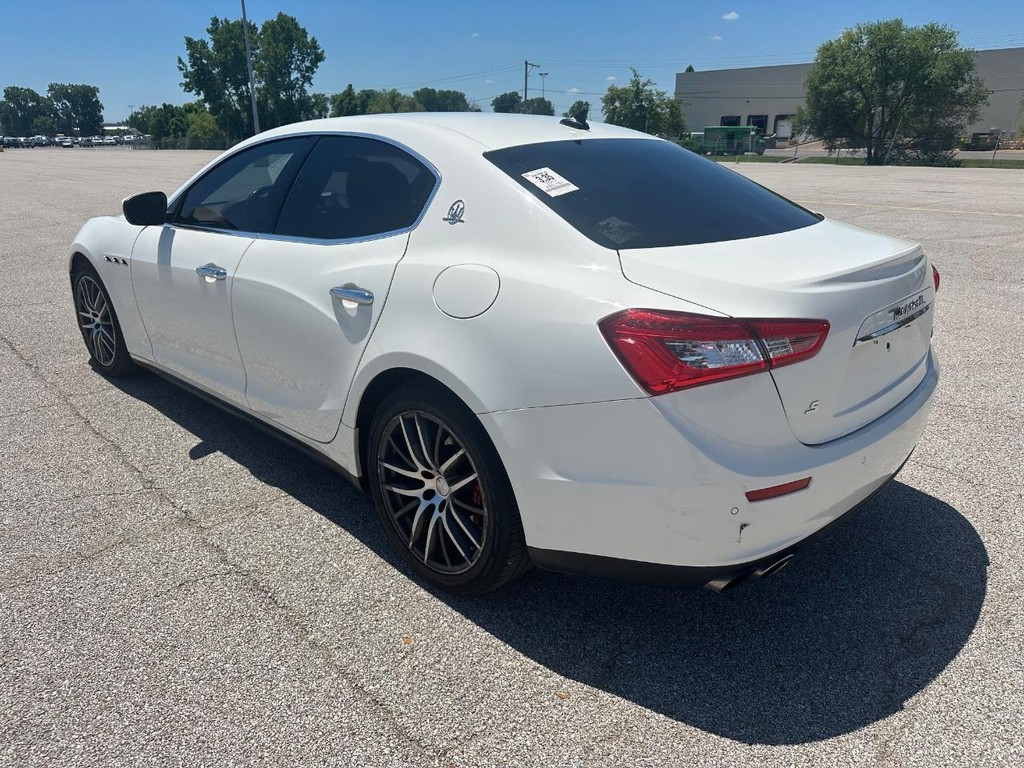 Maserati Ghibli Vehicle Full-screen Gallery Image 5