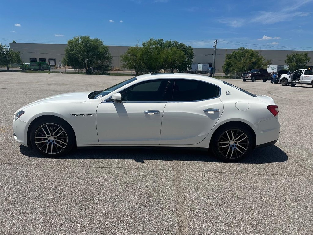 Maserati Ghibli Vehicle Full-screen Gallery Image 6