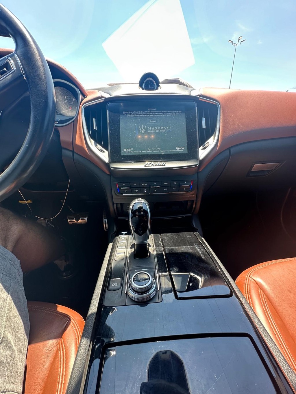 Maserati Ghibli Vehicle Full-screen Gallery Image 13