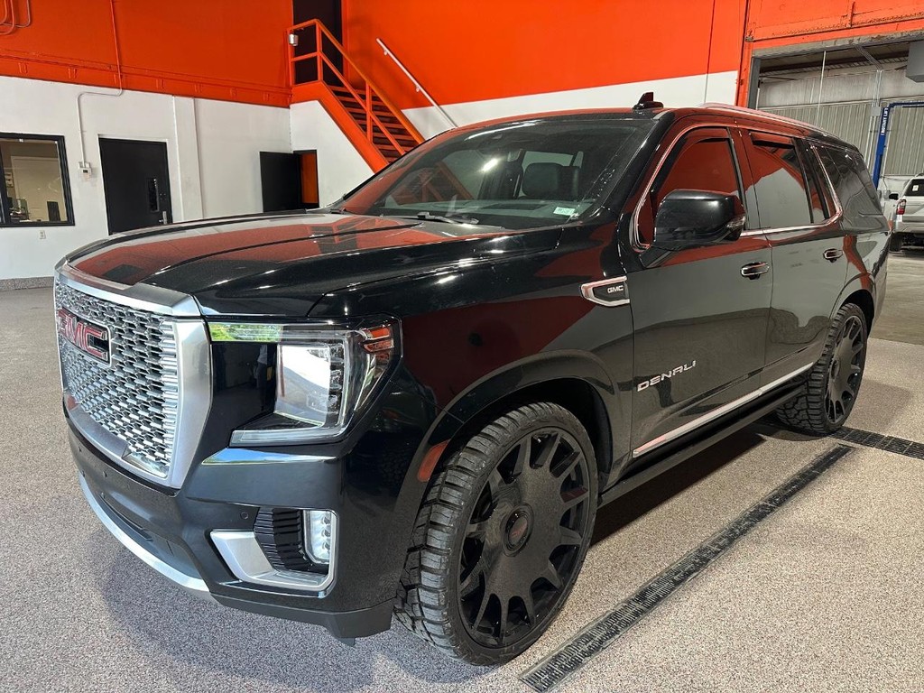 GMC Yukon Vehicle Full-screen Gallery Image 3