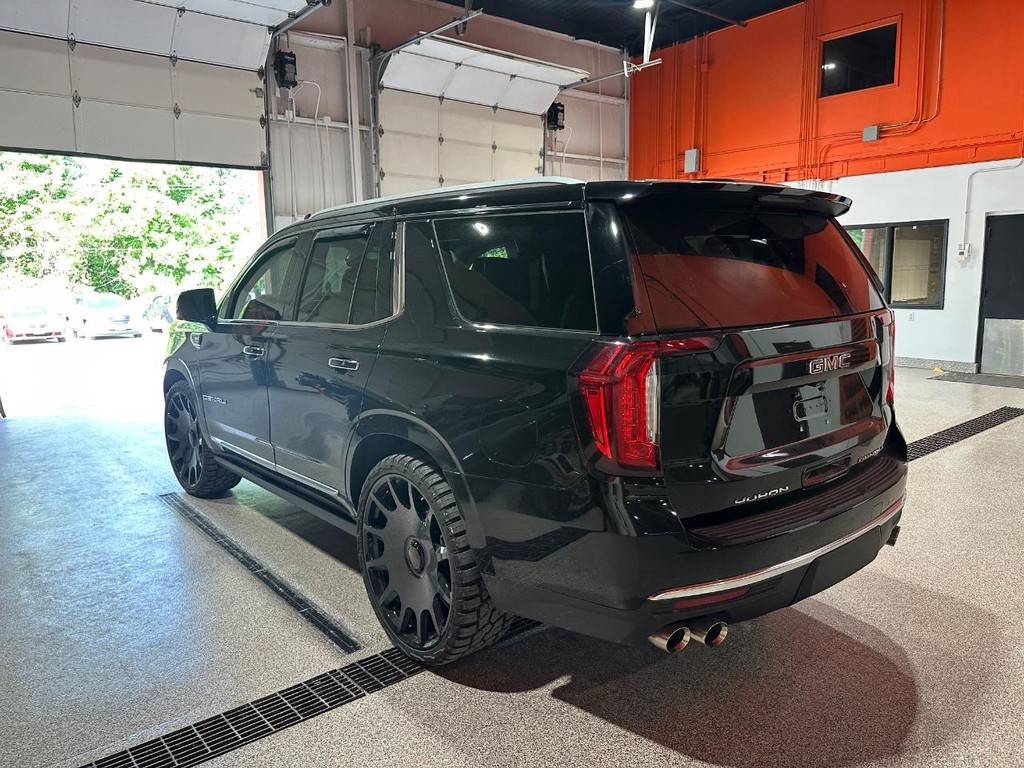 GMC Yukon Vehicle Full-screen Gallery Image 5