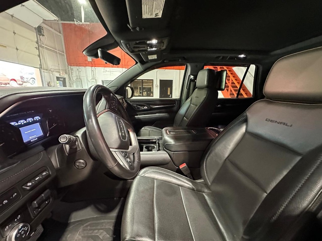 GMC Yukon Vehicle Full-screen Gallery Image 38