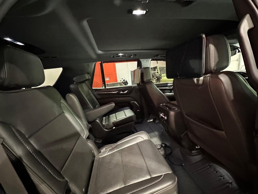 GMC Yukon Vehicle Full-screen Gallery Image 40