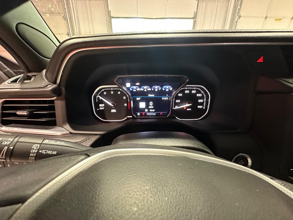 GMC Yukon Vehicle Full-screen Gallery Image 43