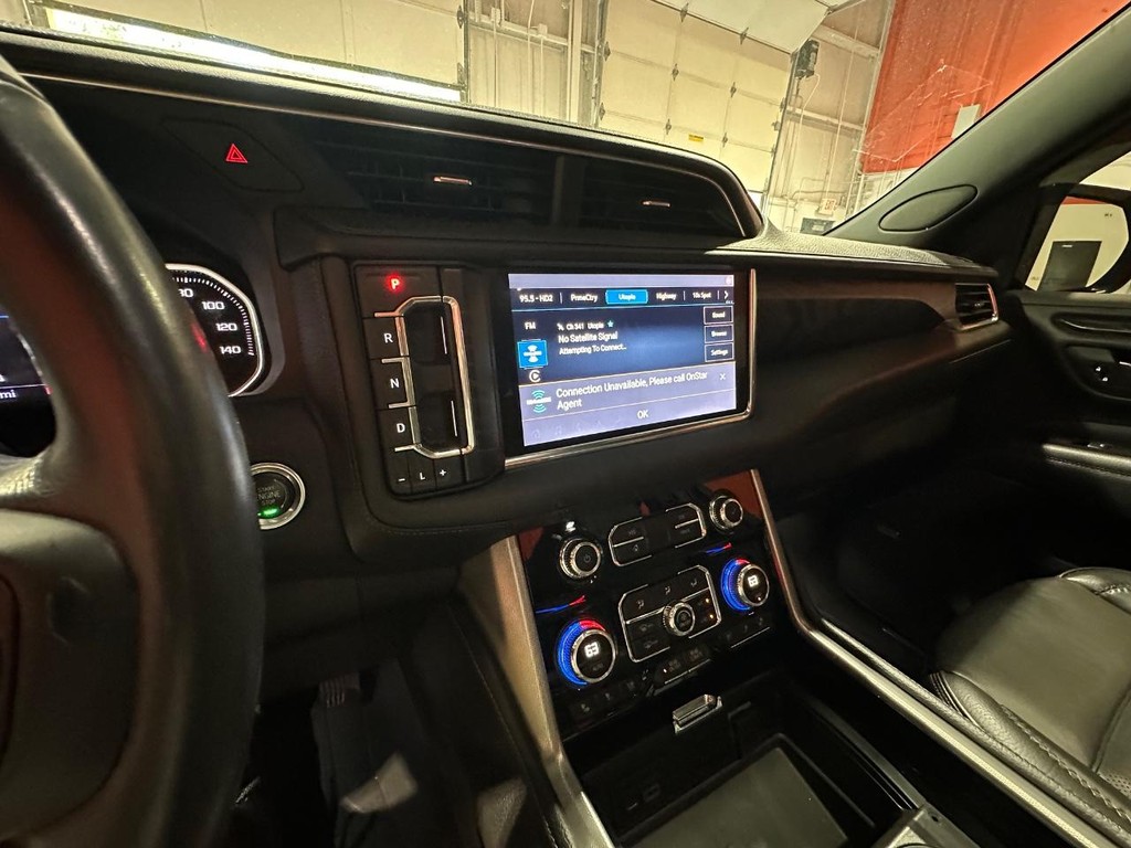 GMC Yukon Vehicle Full-screen Gallery Image 46