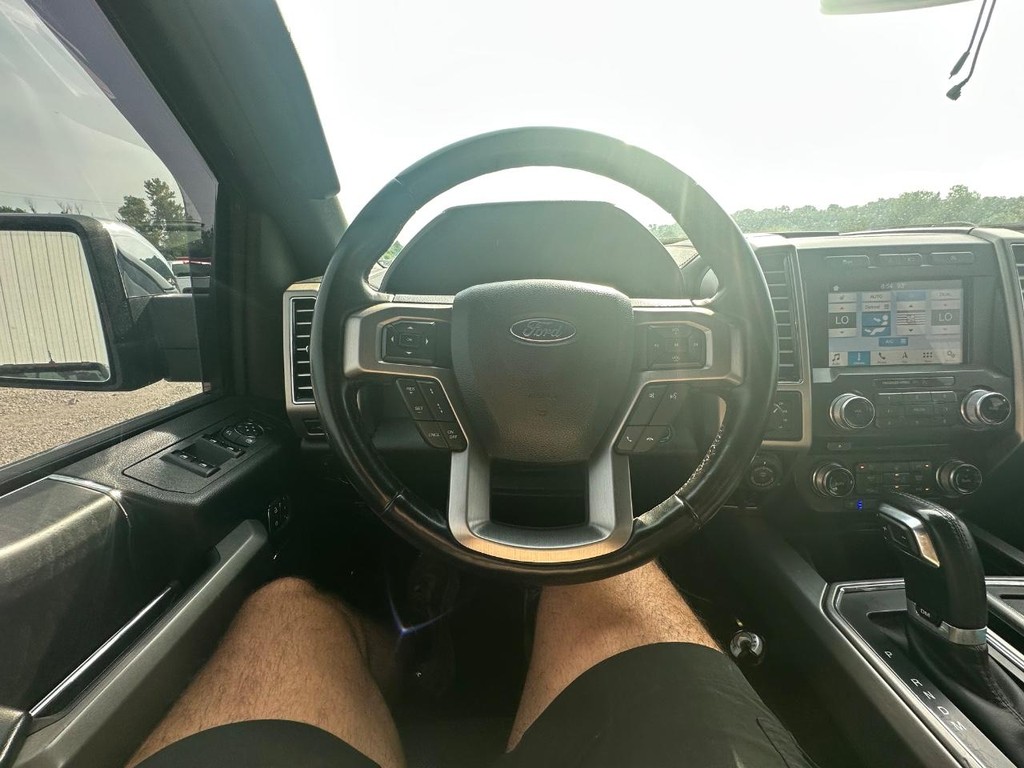Ford F-150 Vehicle Full-screen Gallery Image 18