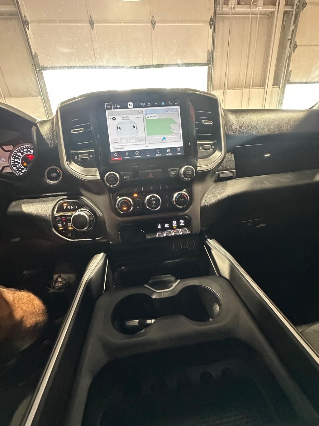 Ram 1500 Vehicle Full-screen Gallery Image 16