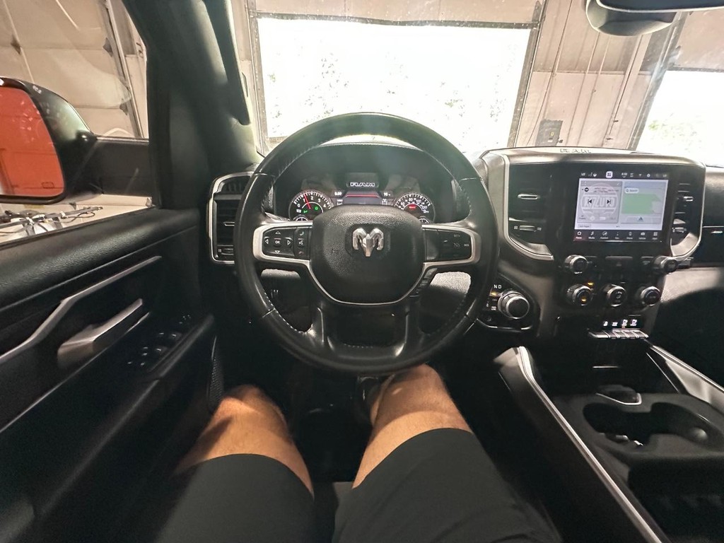 Ram 1500 Vehicle Full-screen Gallery Image 19